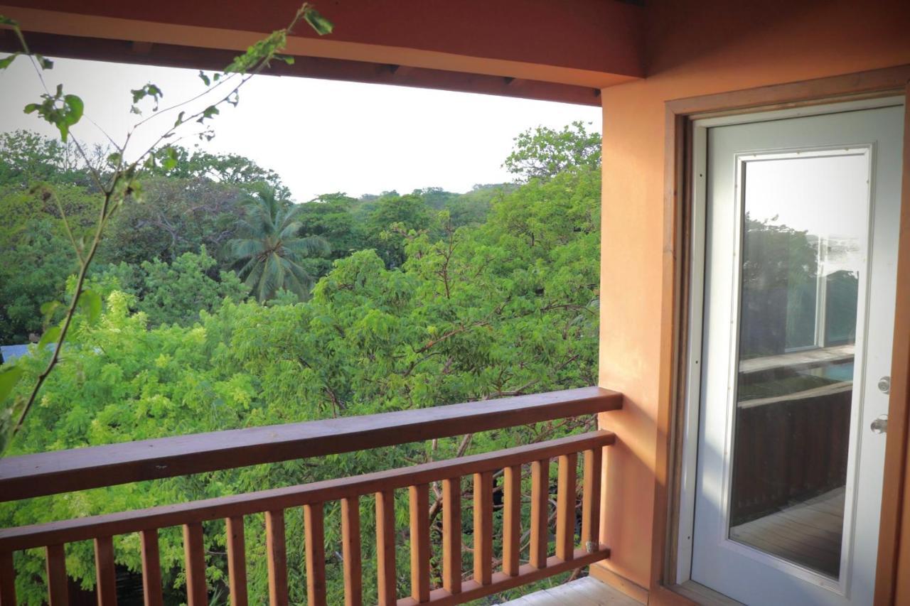 Hotel Posada Seremein ,West Bay ,Roatan Exterior photo