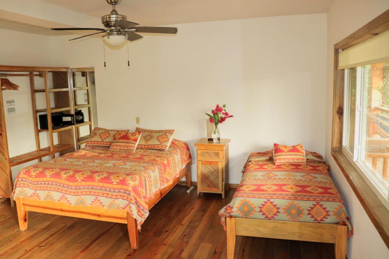 Hotel Posada Seremein ,West Bay ,Roatan Exterior photo