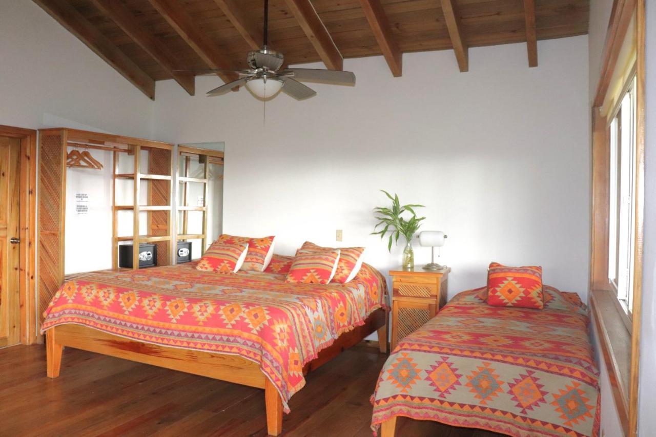 Hotel Posada Seremein ,West Bay ,Roatan Exterior photo