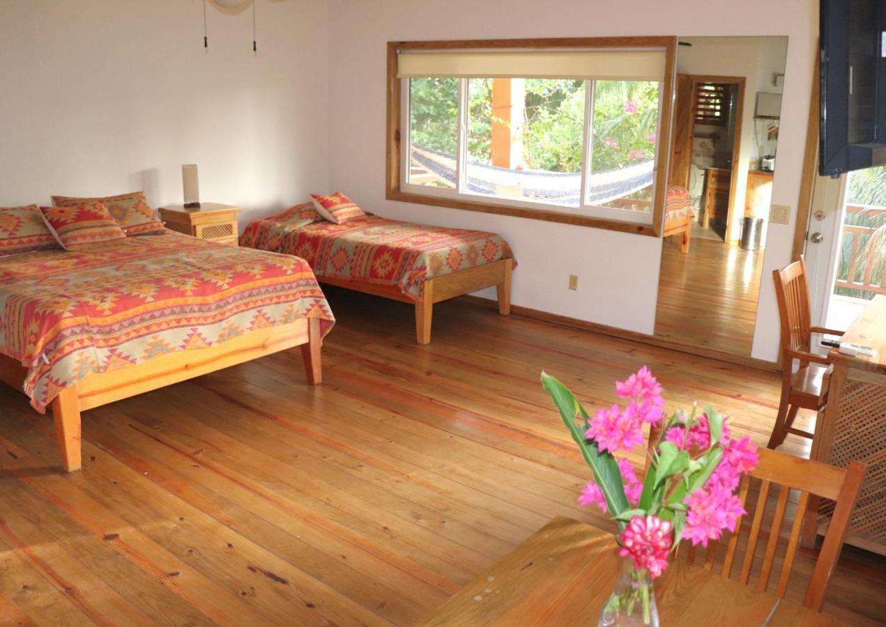 Hotel Posada Seremein ,West Bay ,Roatan Exterior photo