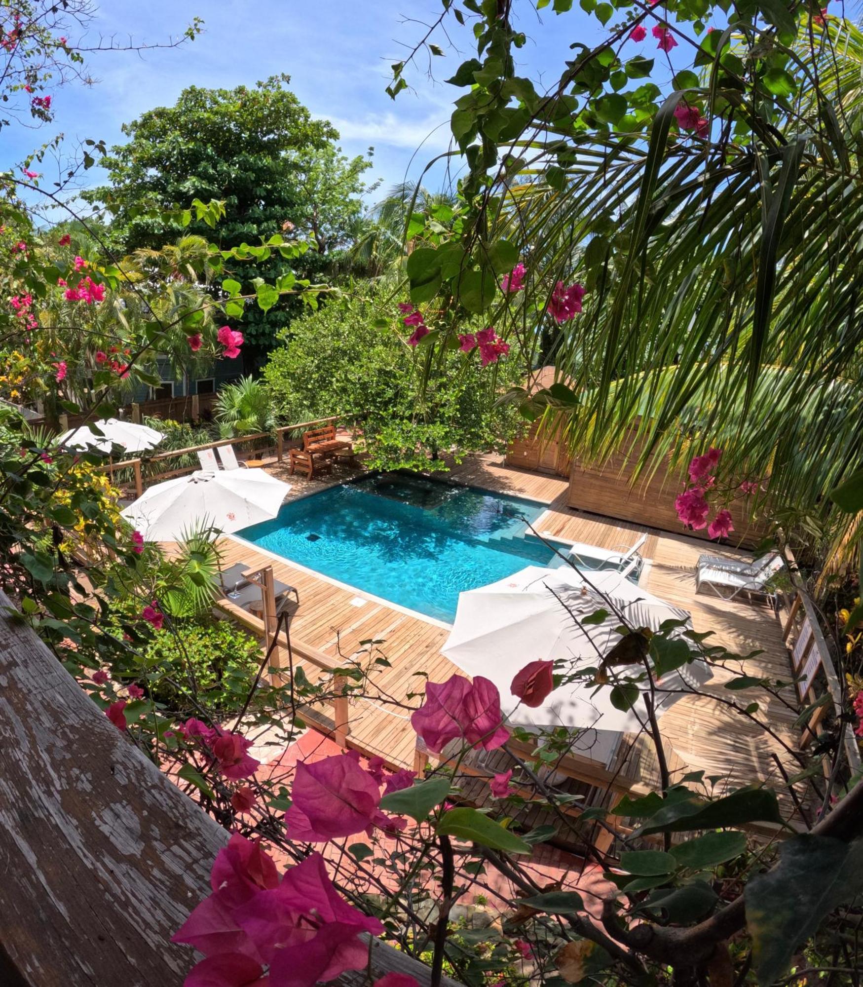 Hotel Posada Seremein ,West Bay ,Roatan Exterior photo