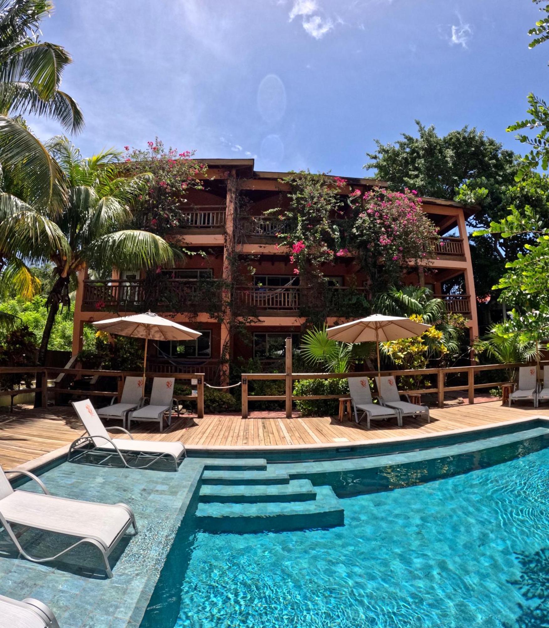 Hotel Posada Seremein ,West Bay ,Roatan Exterior photo