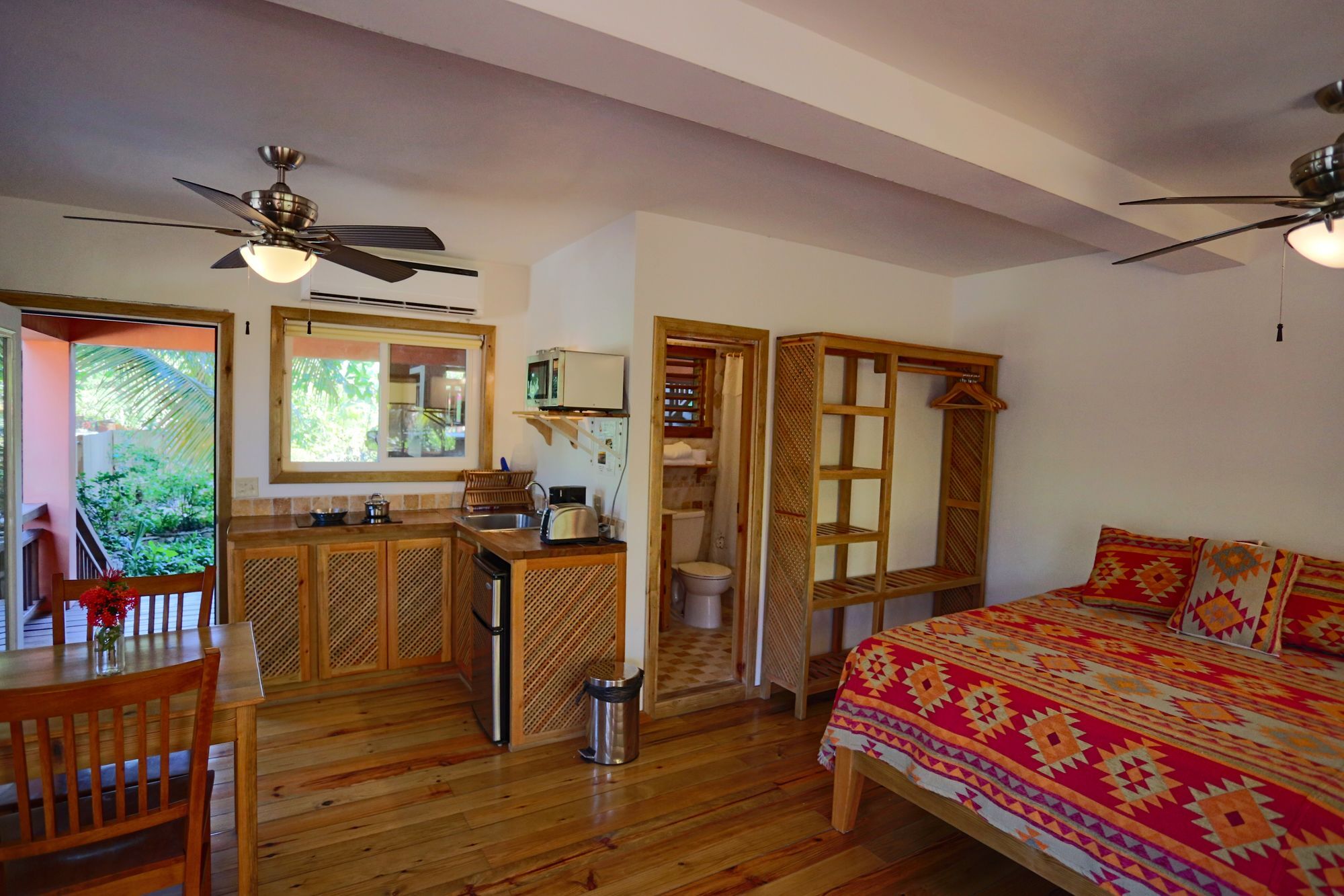 Hotel Posada Seremein ,West Bay ,Roatan Exterior photo